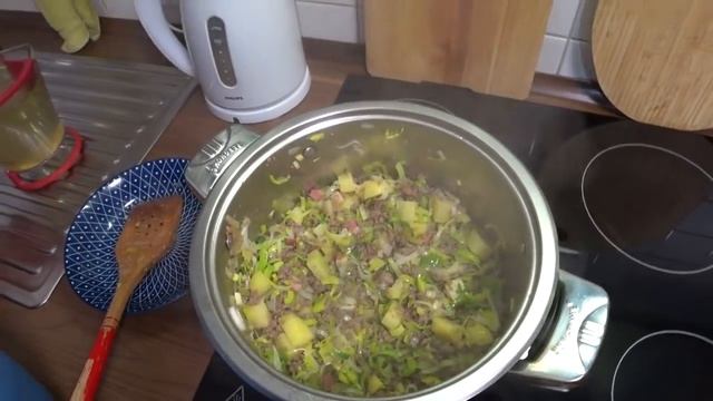 СЫРНЫЙ СУП с пореем и фаршем,вкусный,сытный,наваристый! смотреть онлайн