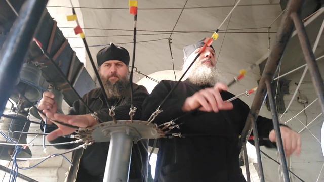 Иеродиакон Роман Огрызков и Игумен Антоний Зинин, звон Духовкой церкви ТСЛ, Данилов Монастырь 2023 смотреть онлайн