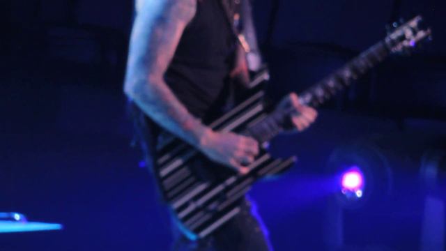 Avenged Sevenfold - Requiem - Live - 2013 Hail To The King Tour - Cincinnati, OH смотреть онлайн
