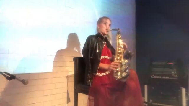 Саксофонистка Карина Багдасар . Sax Cover  Imagine Dragons- Believer.