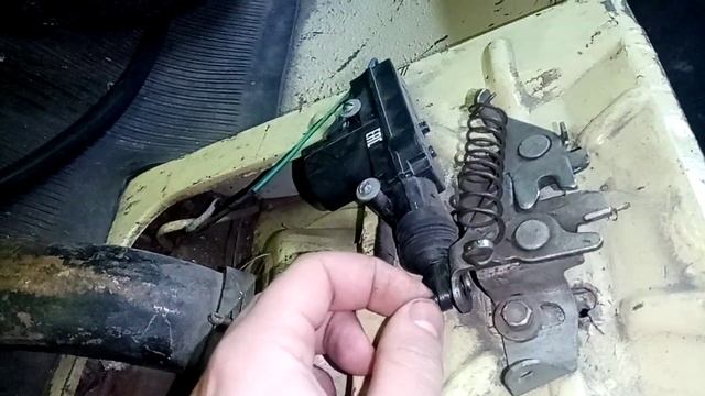 более подробный обзор электрозамка крышки багажника м-412 смотреть онлайн