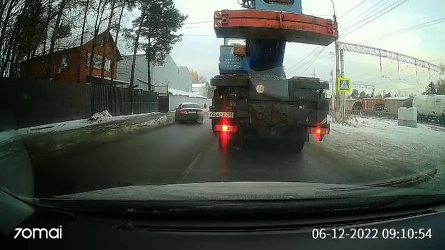 Карма на встречке. Honda, выезжая на встречку, протаранила Polo, который уже летел по ней. смотреть онлайн