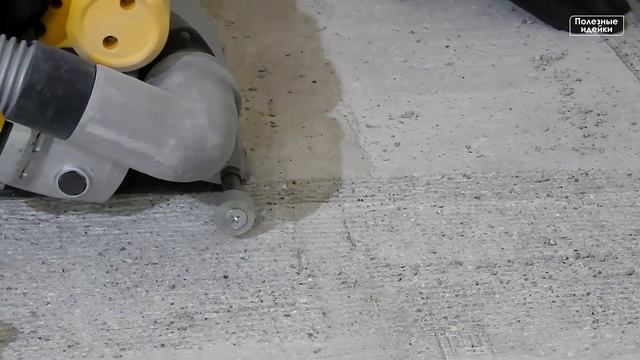 Эффективный способ снять тонкий слой стяжки пола.