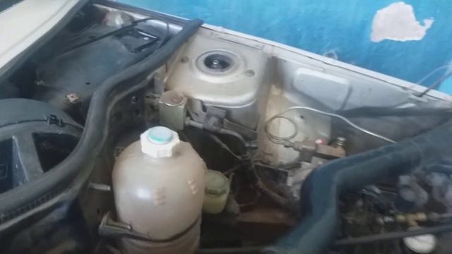 Limpiando al motor Renault 9 Rl blanco смотреть онлайн