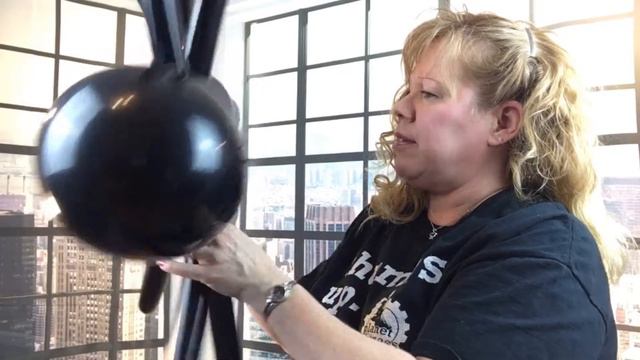 How to make a Black Widow out of Balloons смотреть онлайн
