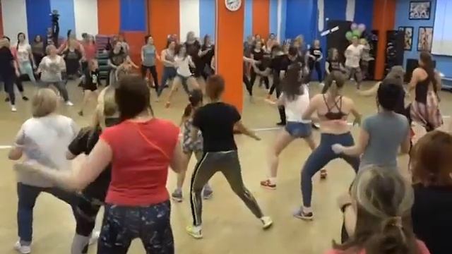 Зажигательная зумба