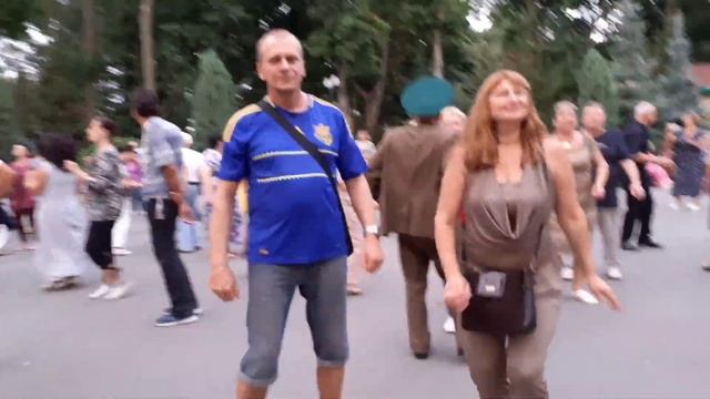 А МОРЕ, КАК МОРЕ! ХАРЬКОВ ТАНЦЫ В ПАРКЕ ГОРЬКОГО 2021 смотреть онлайн