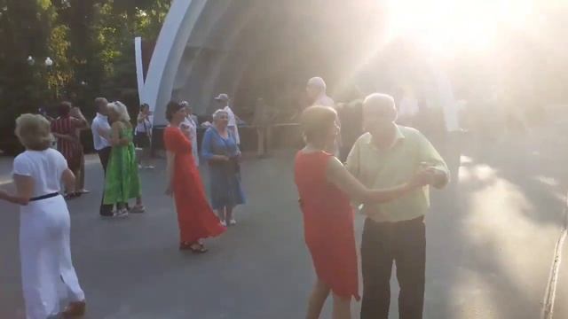 ТЫ МОЯ ХОРОШАЯ, НА ВЕСНУ ПОХОЖАЯ! ТАНЦЫ ХАРЬКОВ СЧАСТЛИВЫЕ МОМЕНТЫ смотреть онлайн