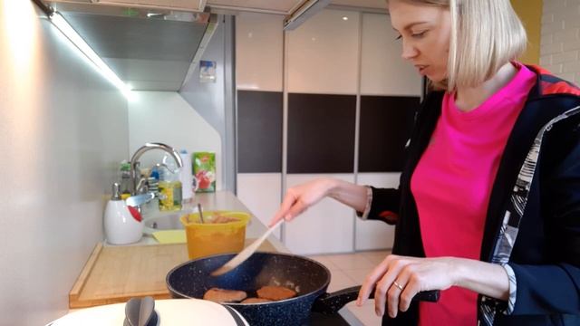 ВЛОГ/ ГОТОВКА/ УБОРКА/ ОТЗЫВ НА ТОНИК ДЛЯ ЛИЦА  И БЫТОВУЮ ХИМИЮ ДЛЯ ПЛИТЫ.