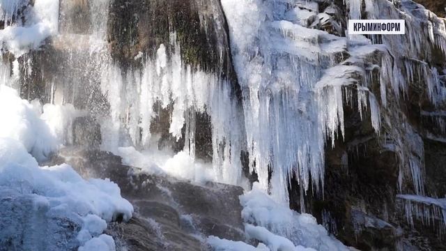 Замерз самый высокий водопад Крыма Учан Су смотреть онлайн