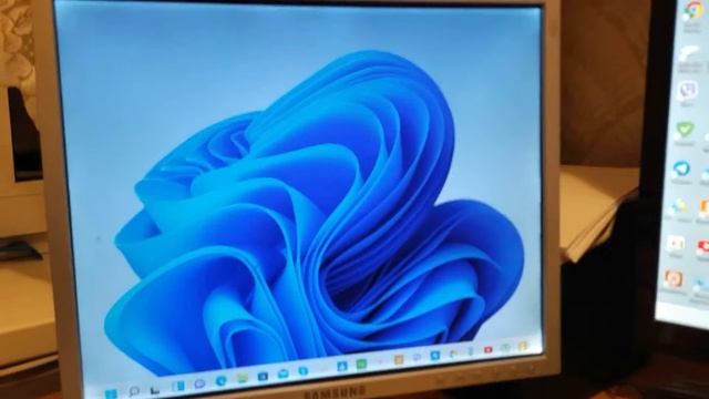 Ремонт монитора SyncMaster 740n - чисто для личного пользования.??Подключения LED подстветки . смотреть онлайн