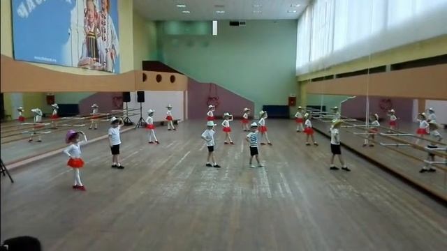 урок у детей 7 лет в ансамбле народного танца Чабарок. Детский танец ВЕСЁЛЫЕ КОВБОИ смотреть онлайн