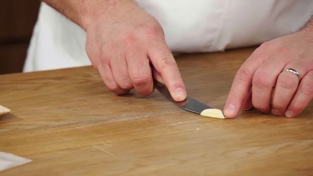 The Best Way To Make Pasta From Scratch | Epicurious 101 смотреть онлайн