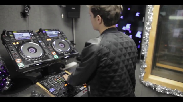 Martin Garrix At Kiss FM (UK) For The #MondayMixtape