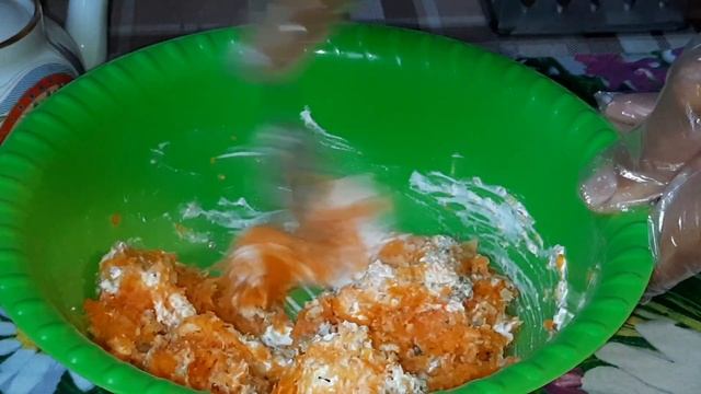 Яркую варёную морковь со сметаной приготовь??? смотреть онлайн