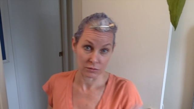 Going Gray 3: Toning and Enhancing Silver Hair смотреть онлайн