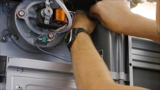 Устройство для замера давления воздуха в расширительном баке котла Minorca CTFS смотреть онлайн