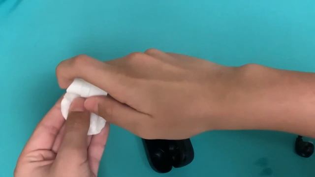 Как легко и быстро почистить наушники? Тогда смотри это видео. смотреть онлайн