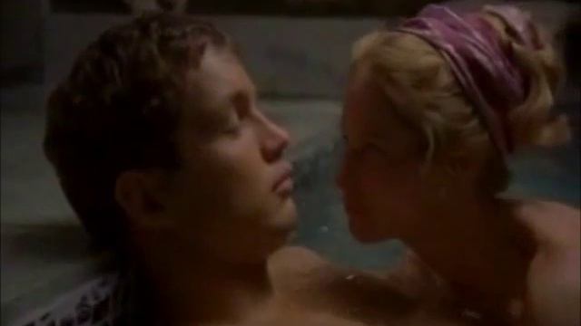 HELEN OF TROY / TWA4 смотреть онлайн