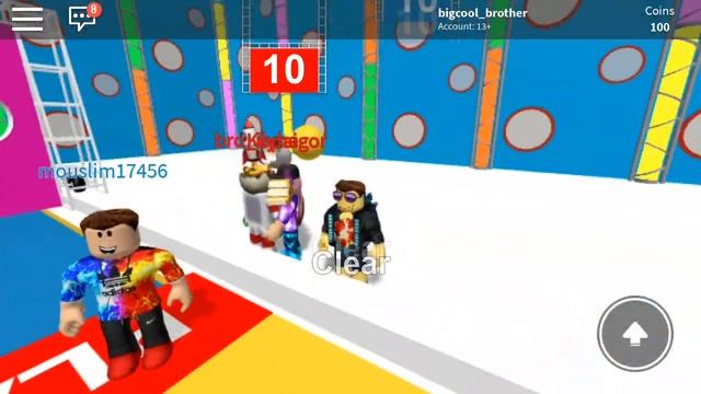 Проходим сквозь стены в Роблоксе! || Hole in the Wall Roblox смотреть онлайн