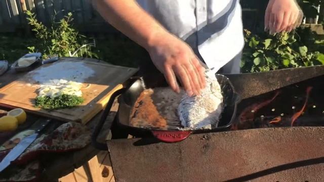 Жареный карась без костей. На сковородке. В мангале смотреть онлайн