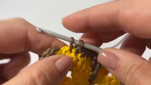 ? А вы умеете вязать такой красивый бабушкин квадрат? смотреть онлайн