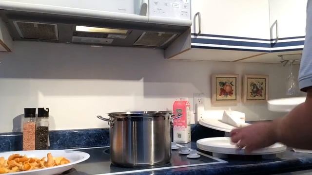 Adventures in Non Poisonous Mushroom Picking and Amazing Homemade soup with the results. смотреть онлайн