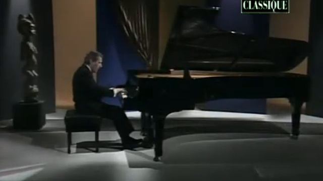 Aldo Ciccolini plays Mozart Sonata No. 11 in A major, K. 331 смотреть онлайн