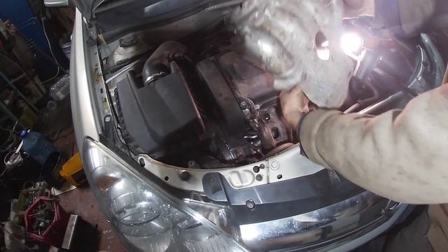 Снять и установить экран коллектора Опель Астра, Зафира смотреть онлайн