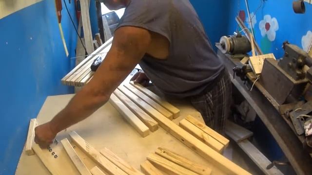 Стул кентуки своими руками смотреть онлайн