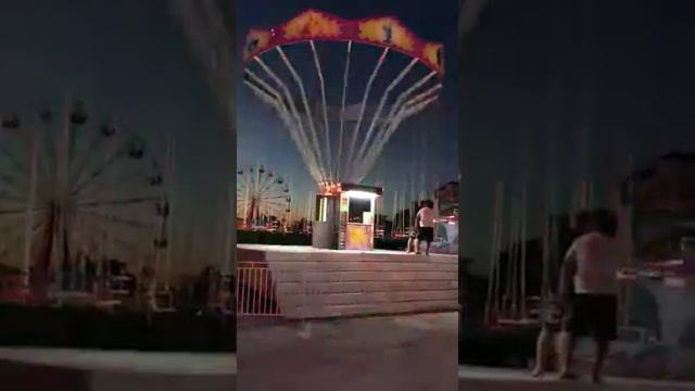 Аттракцион "большая цепочная карусель " смотреть онлайн