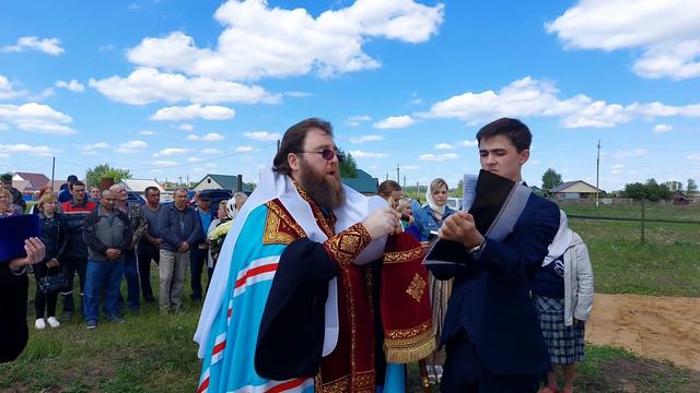 Митрополит Игнатий освятил кресты, купола и колокола Ильинского храма с. Лопуховка Аткарского район смотреть онлайн