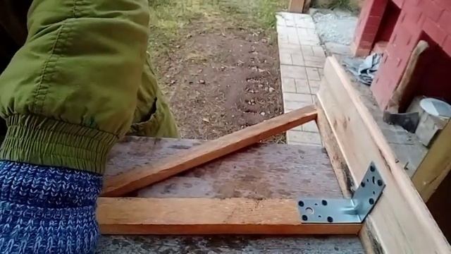 Скребок для чистки теплиц зимой от снега, сделан женскими руками смотреть онлайн