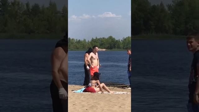 На пляже под мостом Саратов-Энгельс утонул мужчина