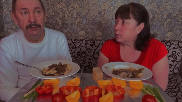МУКБАНГ гуляш с рожками | MUKBANG Goulash With Horns
