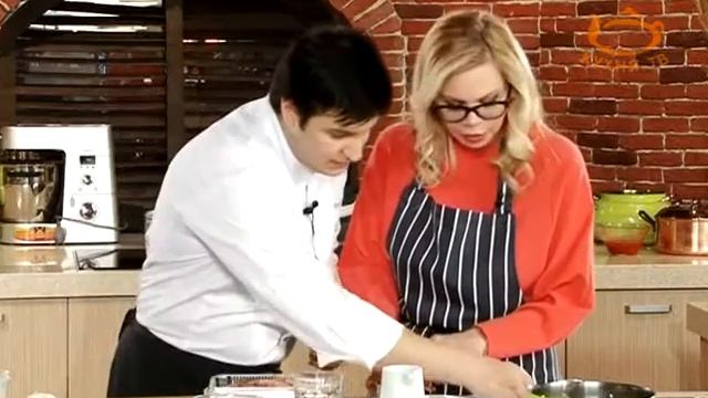 Маринованная чавыча и Дальневосточный Кальмар с Биском из Магаданских красных креветок смотреть онлайн