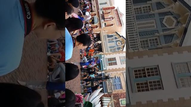 Диснейленд в Гонконге -парад смотреть онлайн