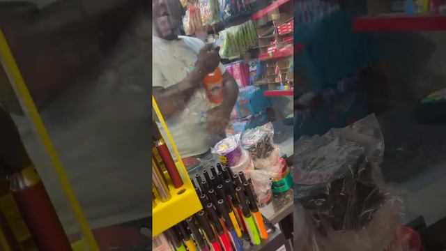 Calling customers in the hood McDonald’s names😂😂 (Crazy reactions) смотреть онлайн