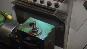 Установка сальника резьбового вала ТВ-4 коробки подач.