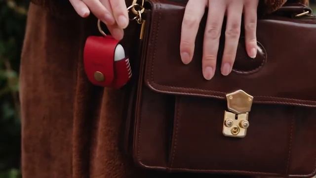 Premium Leather iPhone Stand and AirPods Case - VogDUO смотреть онлайн