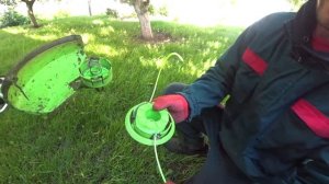 Как заправить леску в катушку триммера