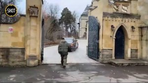 Алла Пугачёва вернулась в свой замок в подмосковной деревне Грязь