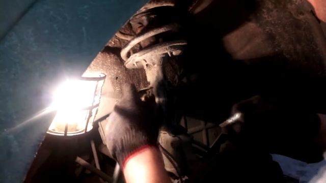 Замена стоек стабилизатора передней подвески. SsangYong New Actyon. смотреть онлайн