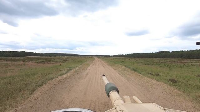 "Абрамсы" стреляют на учениях в Польше -июнь 2022 смотреть онлайн