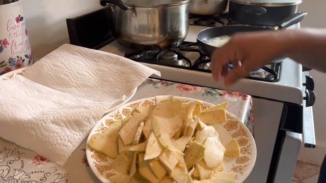 Fried breadfruit with Fried Fish ???? смотреть онлайн