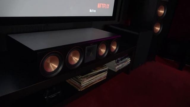 SALLE HOME-CINÉMA DÉDIÉE ATMOS / ENCEINTES KLIPSCH смотреть онлайн