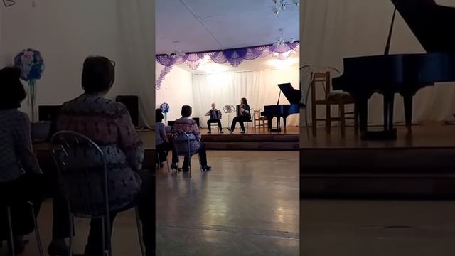 Катя на экзамене по классу баяна смотреть онлайн