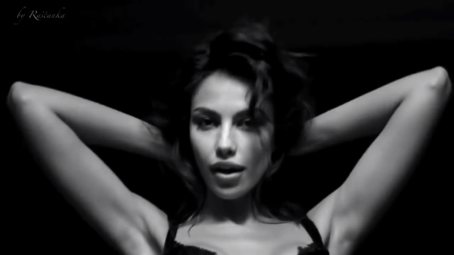 Madalina Ghenea - Очарование женственности . Музыка Sylvia Kristel & Francis Lai - L'amour D'aimer смотреть онлайн