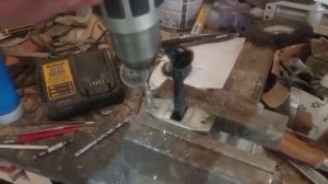 ремонт ограничителя двери тойота рав4 своими руками