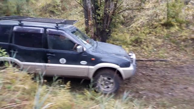 Горка, которую покорили только УАЗ Патриот и Нива. Чуть не перевернули Mistral. OffRoad смотреть онлайн